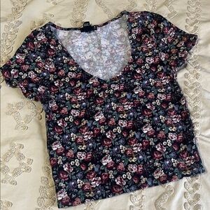 Floral Short Sleeve Top small